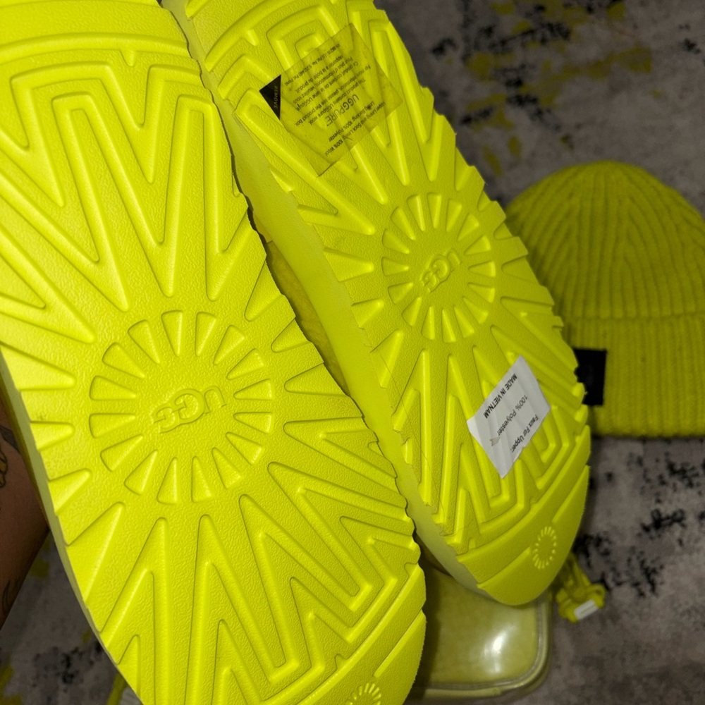 UGG Lime Green Boots, Hat & Bag BUNDLE 💚 - Picture 2 of 10